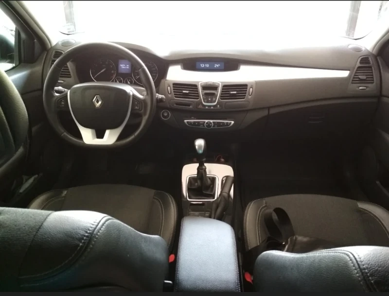 Renault Laguna 2.0 140 ps, снимка 5 - Автомобили и джипове - 52670322