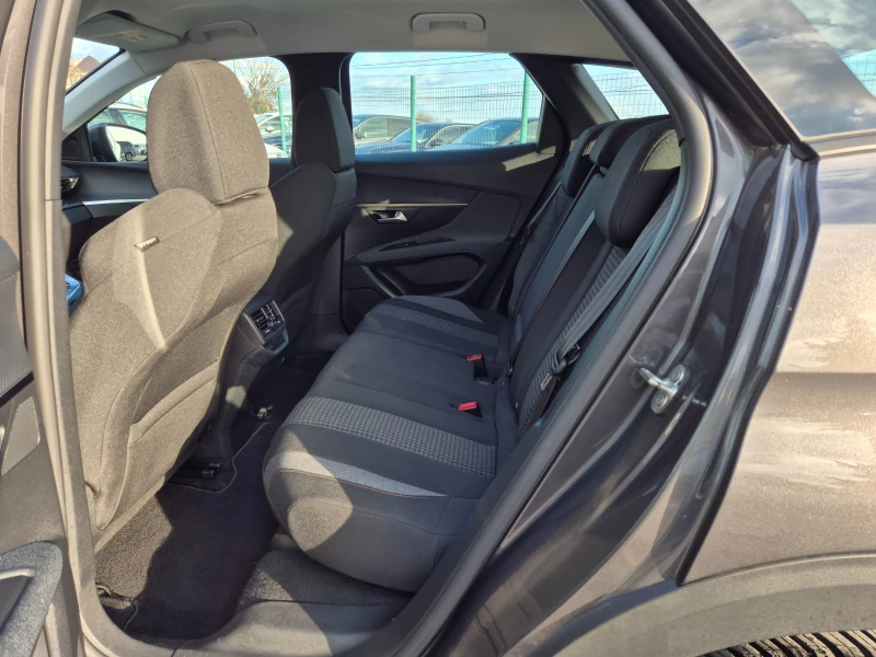 Peugeot 3008 1.2i PureTech 130кс, снимка 12 - Автомобили и джипове - 52697044