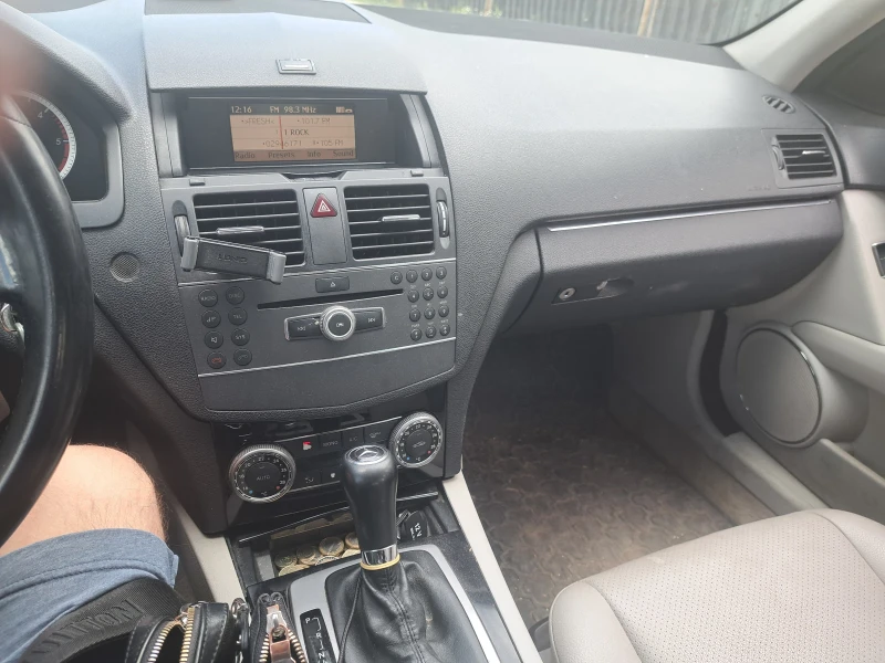 Mercedes-Benz C 200, снимка 16 - Автомобили и джипове - 53428220