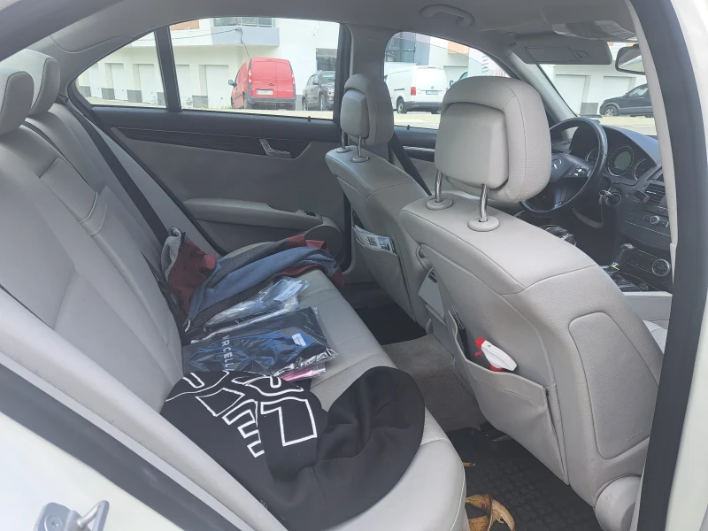 Mercedes-Benz C 200, снимка 15 - Автомобили и джипове - 53428220