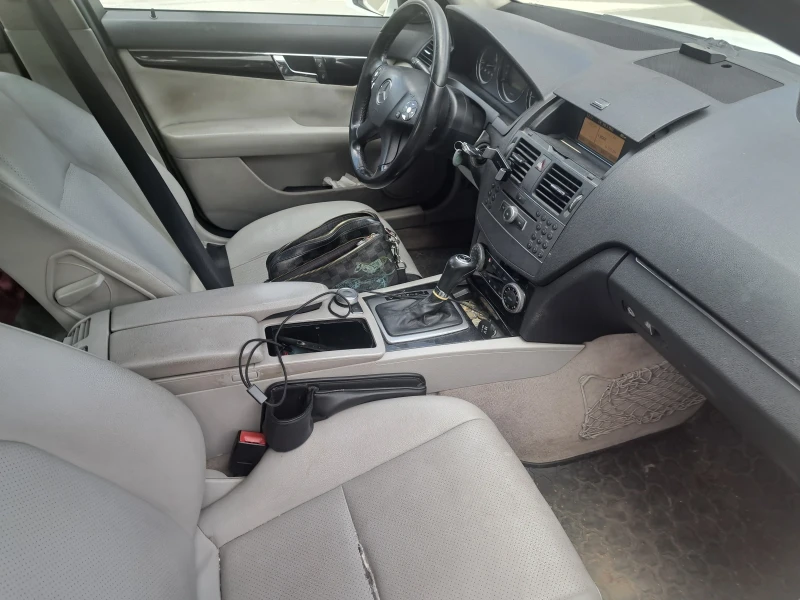 Mercedes-Benz C 200, снимка 13 - Автомобили и джипове - 53428220