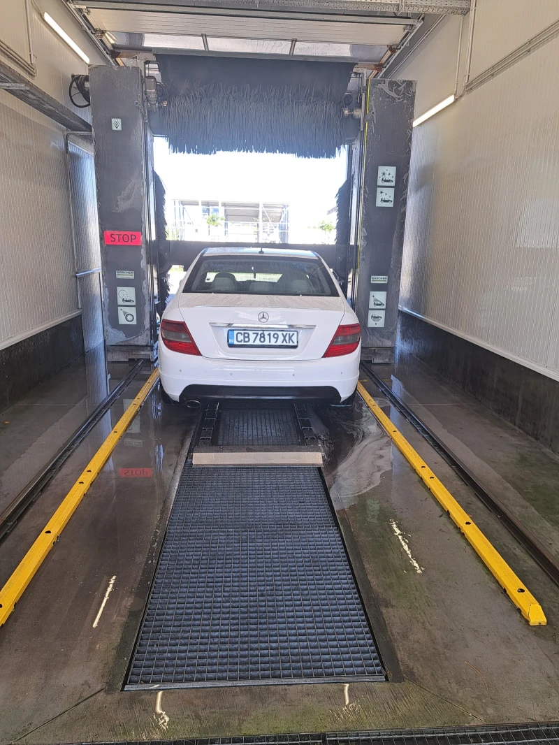 Mercedes-Benz C 200, снимка 10 - Автомобили и джипове - 53428220