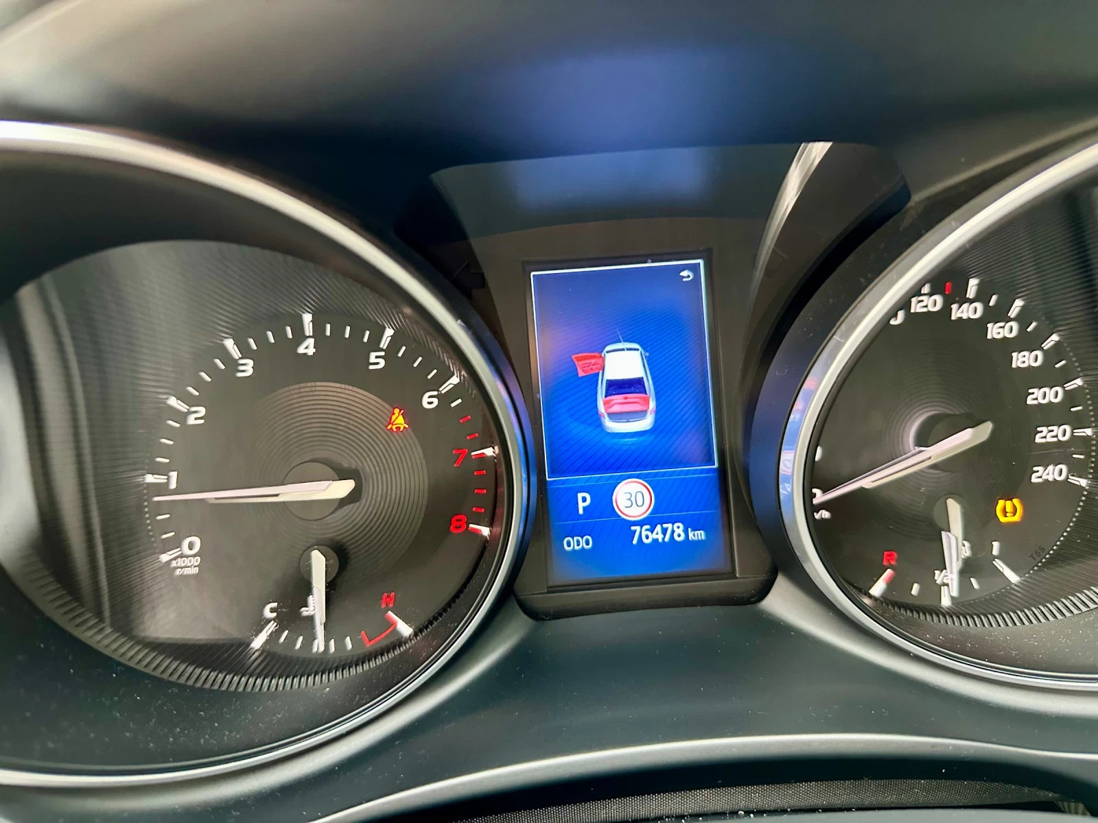 Toyota Avensis *   * 1.8*  * 82000*  | Mobile.bg   11