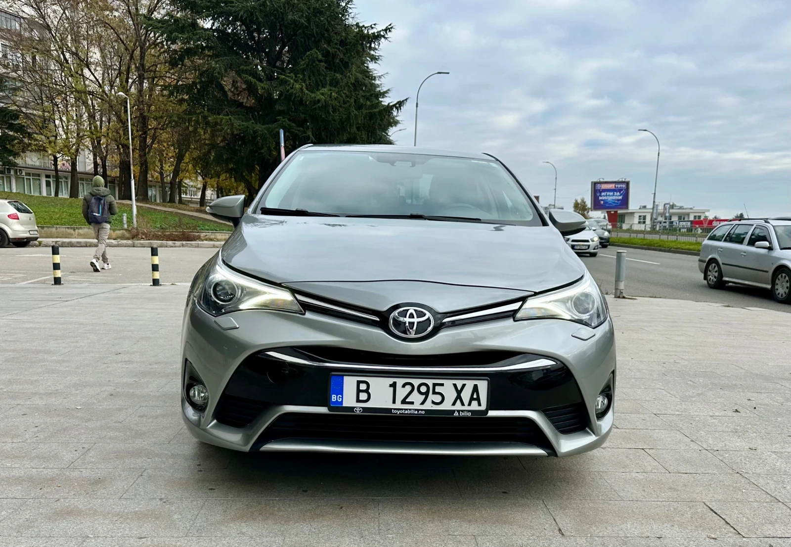 Toyota Avensis * Нов внос * 1.8* Кожен салон* 76 400км*  - изображение 2