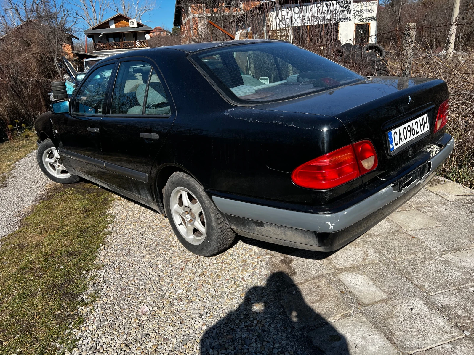 Mercedes-Benz E 200 2.0 - изображение 3