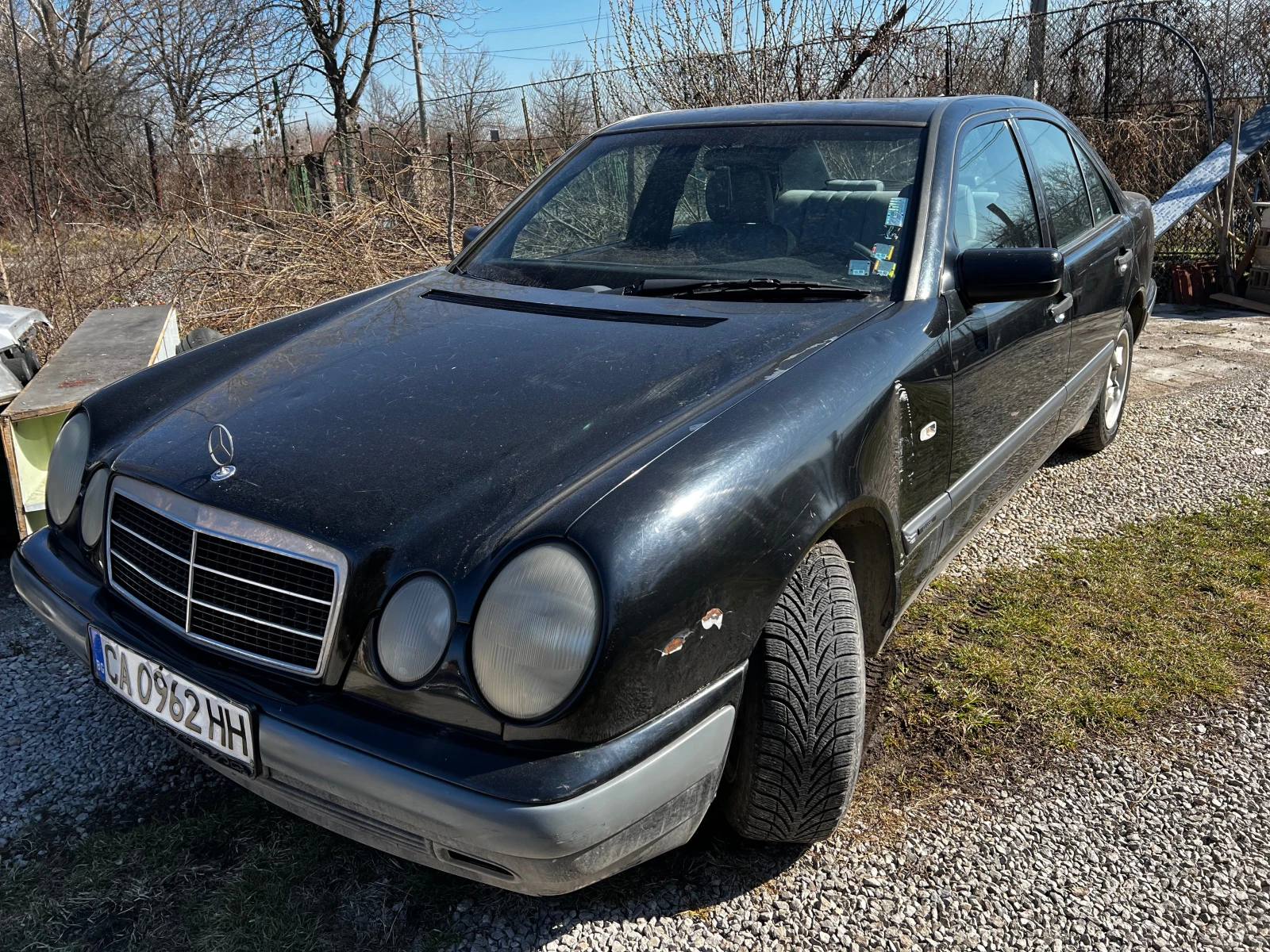 Mercedes-Benz E 200 2.0 - изображение 2