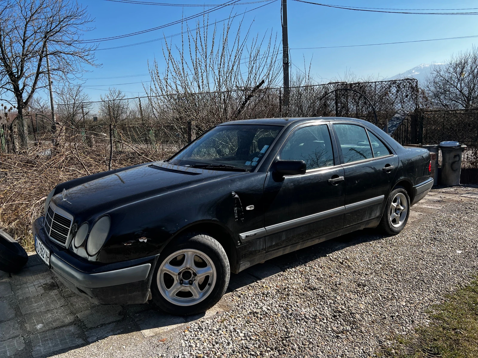 Mercedes-Benz E 200 2.0 - изображение 4