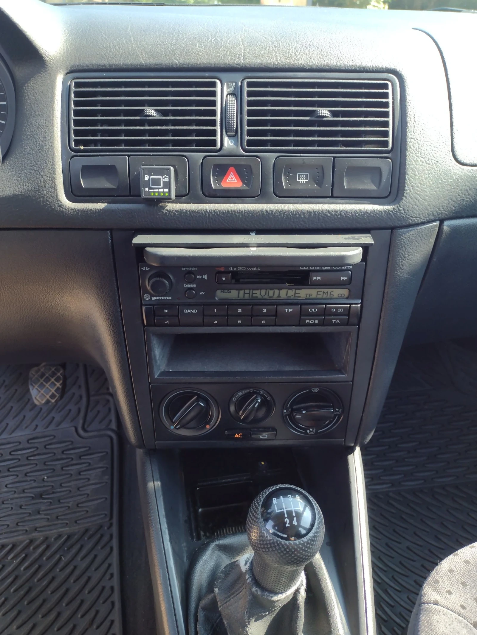 VW Golf 1.6 SR AKL - изображение 7