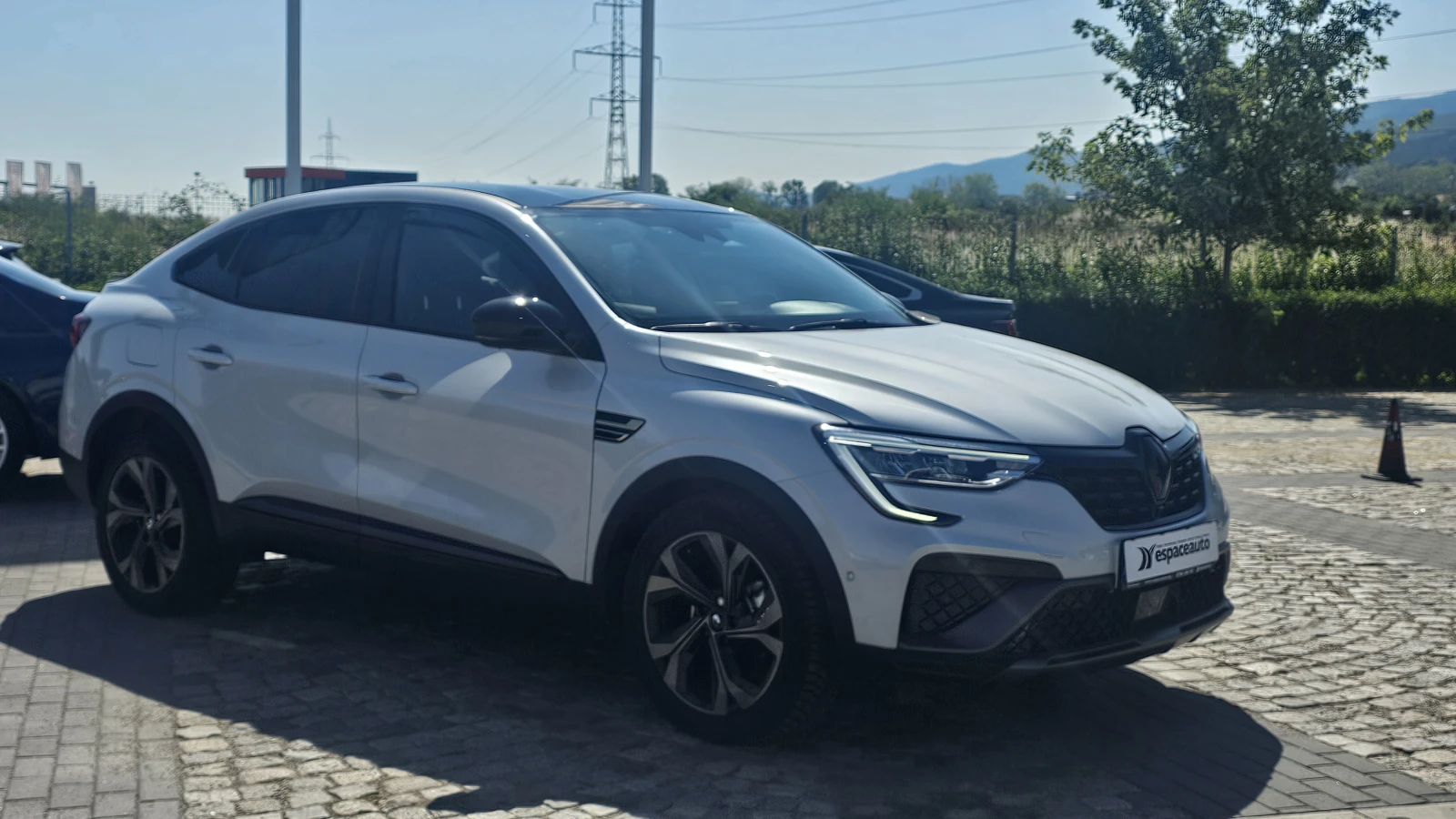 Renault Arkana E-TECH ENGINEERED  Hybrid 145 - изображение 3