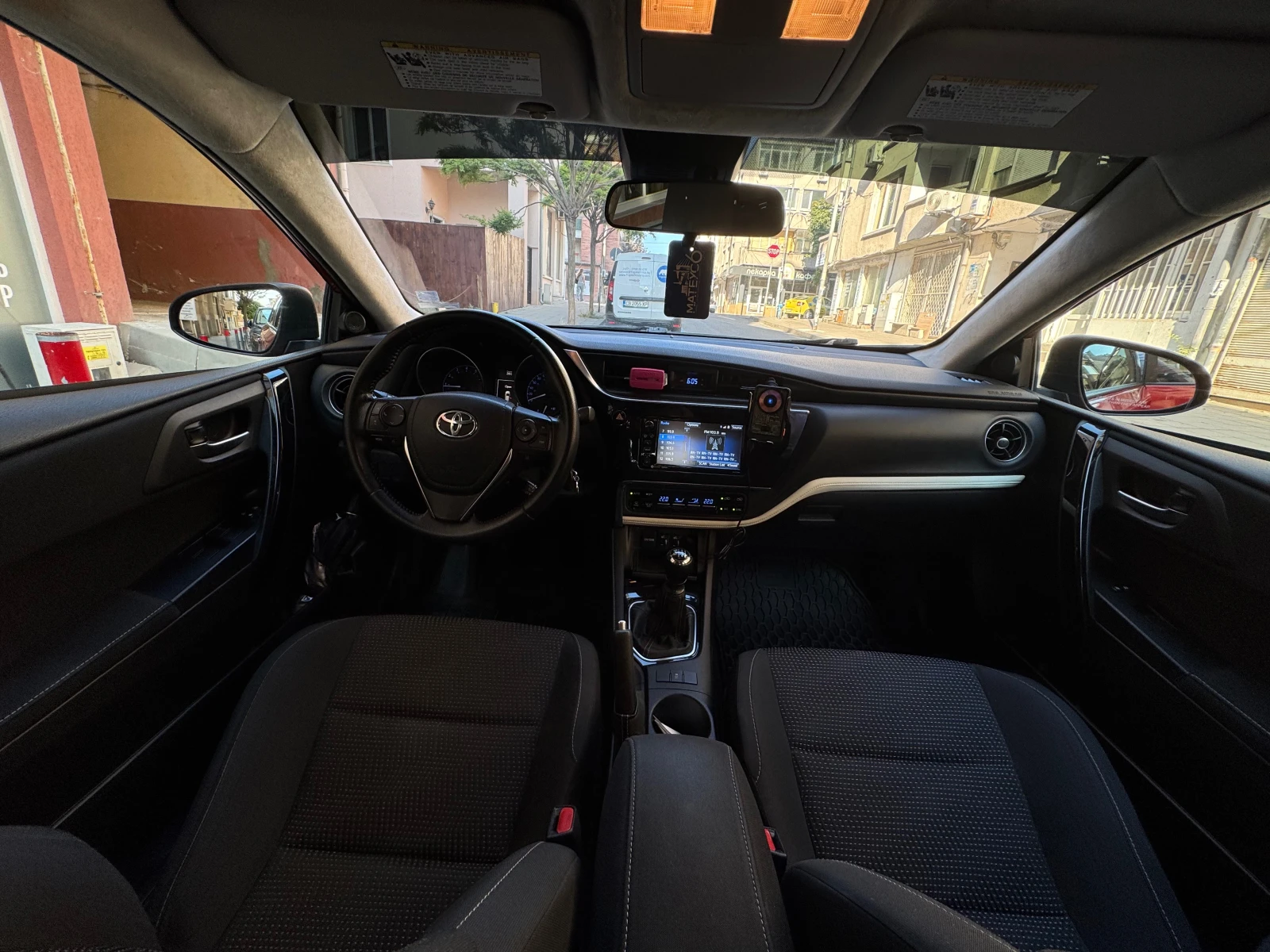 Toyota Auris 1.8 IM - изображение 10