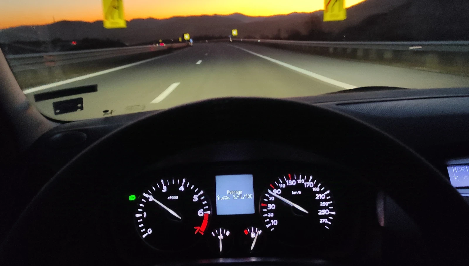 Renault Laguna 2.0 140 ps, снимка 12 - Автомобили и джипове - 52670322