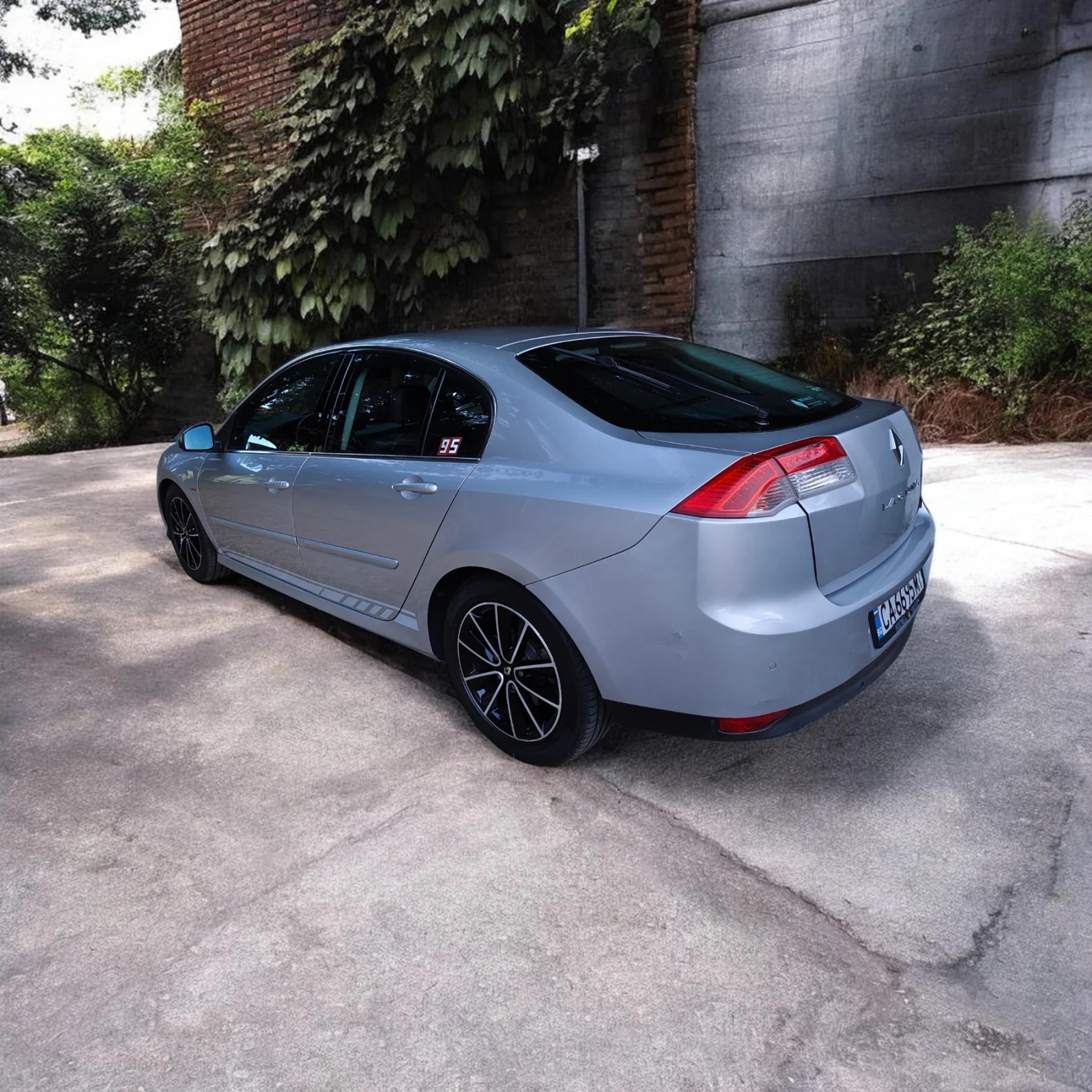 Renault Laguna 2.0 140 ps, снимка 4 - Автомобили и джипове - 52670322