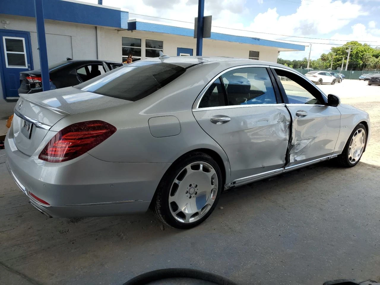 Mercedes-Benz S 600 V12 - изображение 3