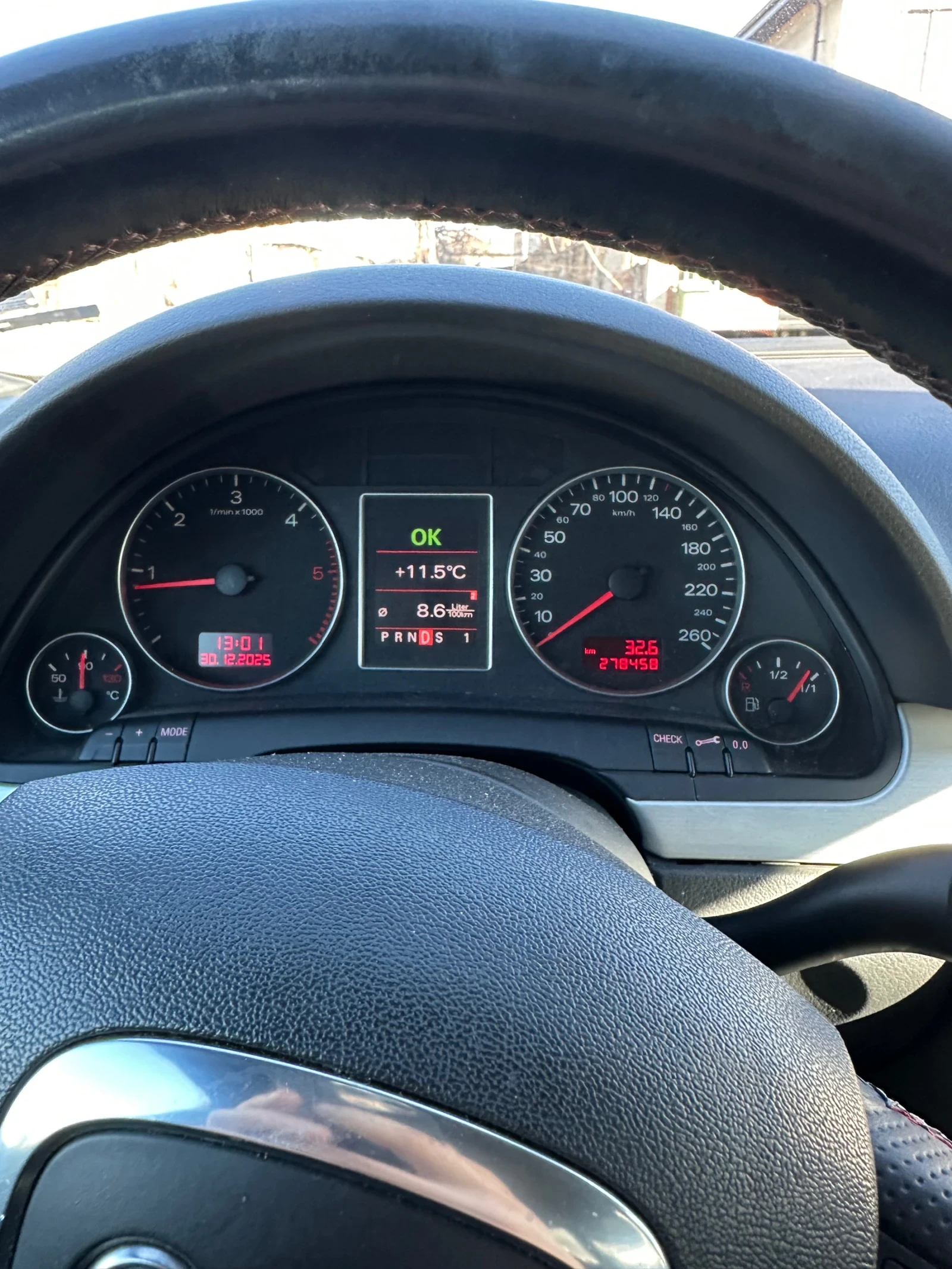 Audi A4 3.0 4x4 S-Line, 233 - изображение 5