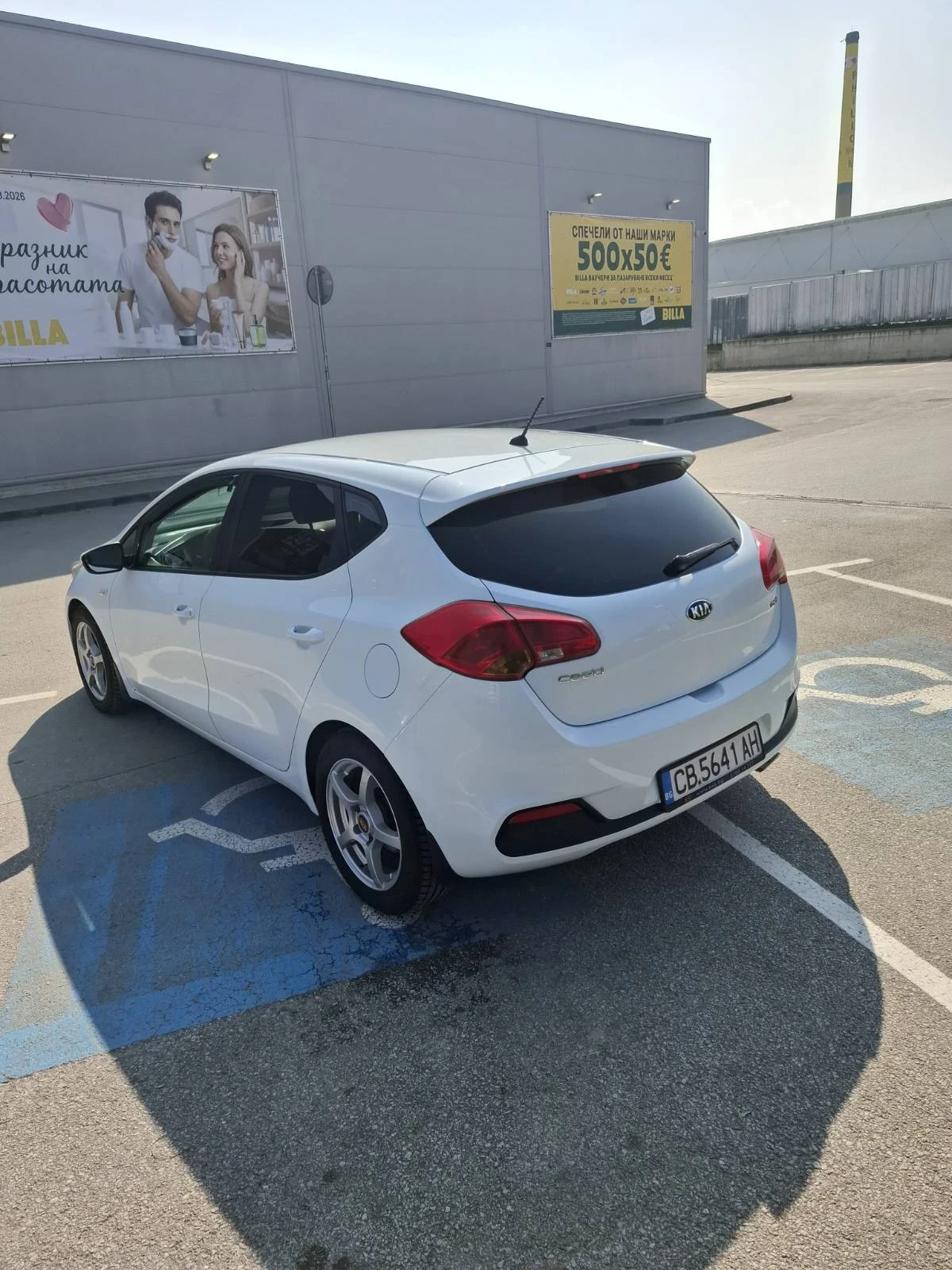 Kia Ceed 1.6, снимка 5 - Автомобили и джипове - 53754894