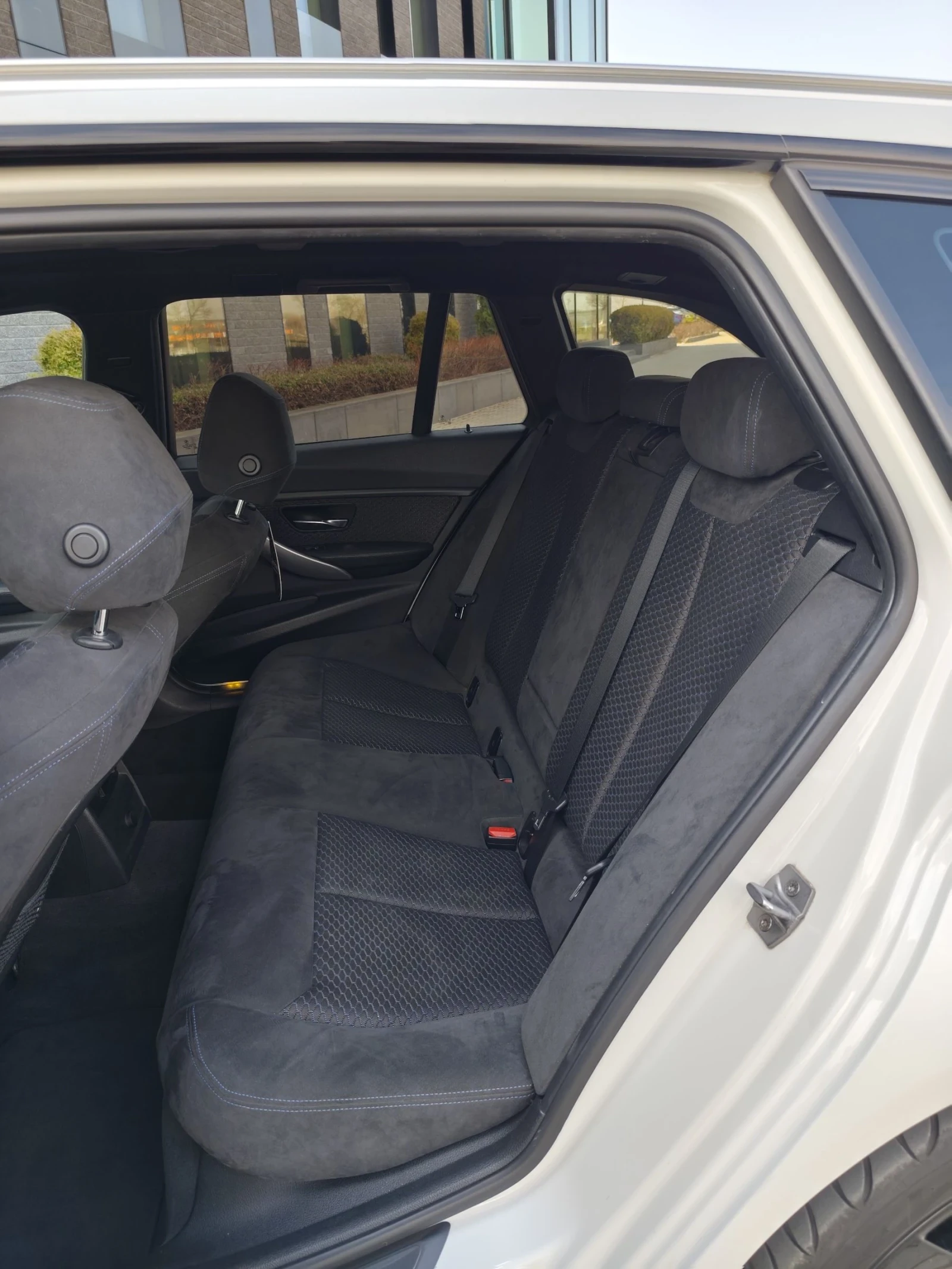 BMW 320 D M PACK ТОП УНИКАТ!!!!!!!, снимка 15 - Автомобили и джипове - 53860876