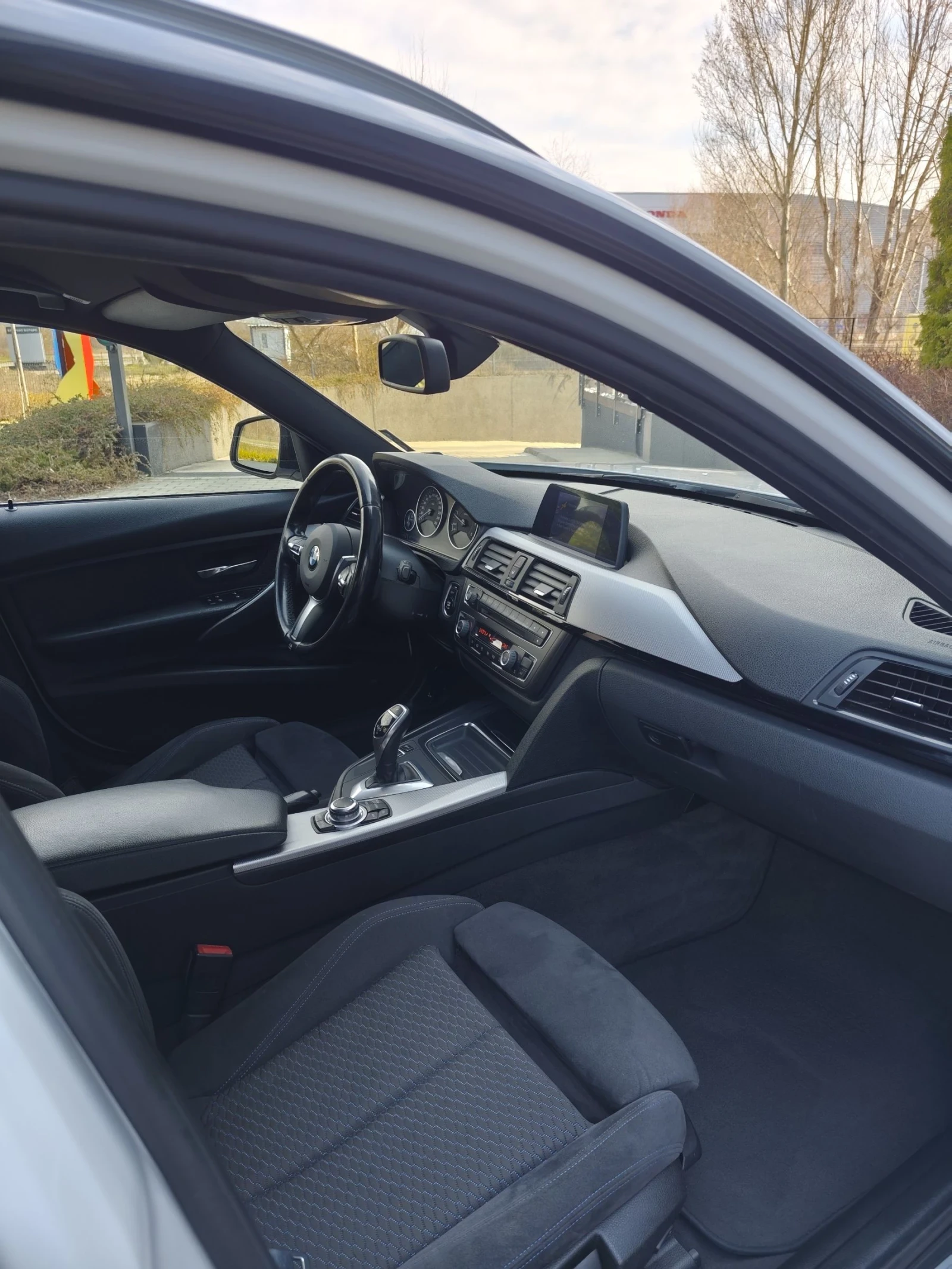 BMW 320 D M PACK ТОП УНИКАТ!!!!!!!, снимка 11 - Автомобили и джипове - 53860876