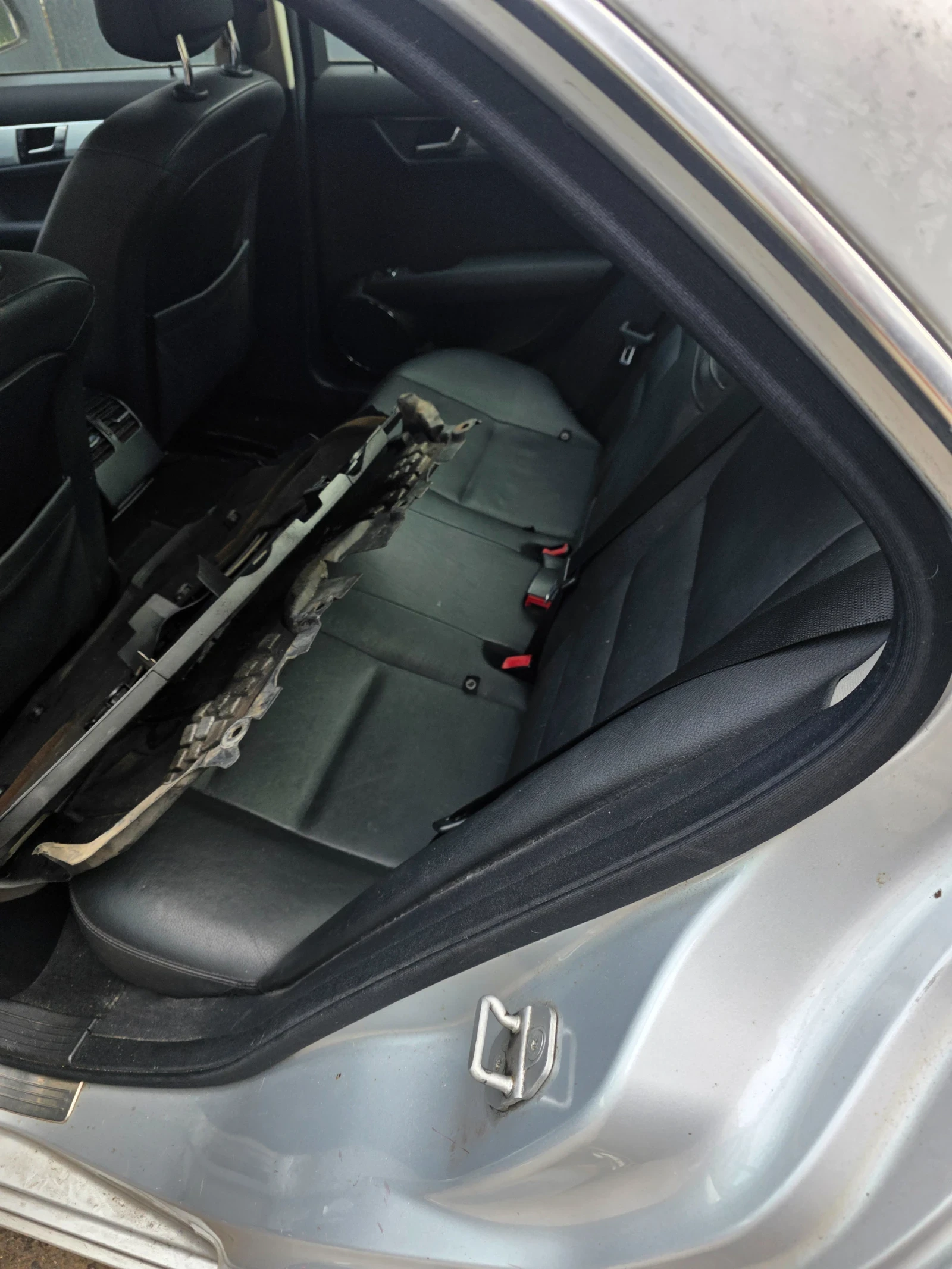 Mercedes-Benz C 320 C320 Facelift 4MATIC, снимка 9 - Автомобили и джипове - 53962522