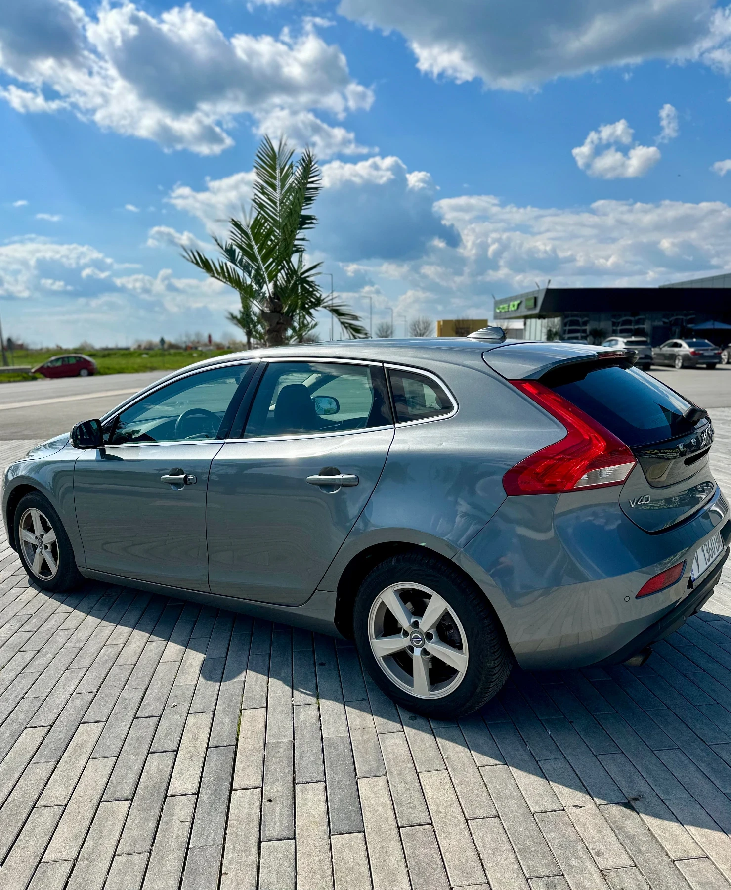 Volvo V40, снимка 3 - Автомобили и джипове - 54103165