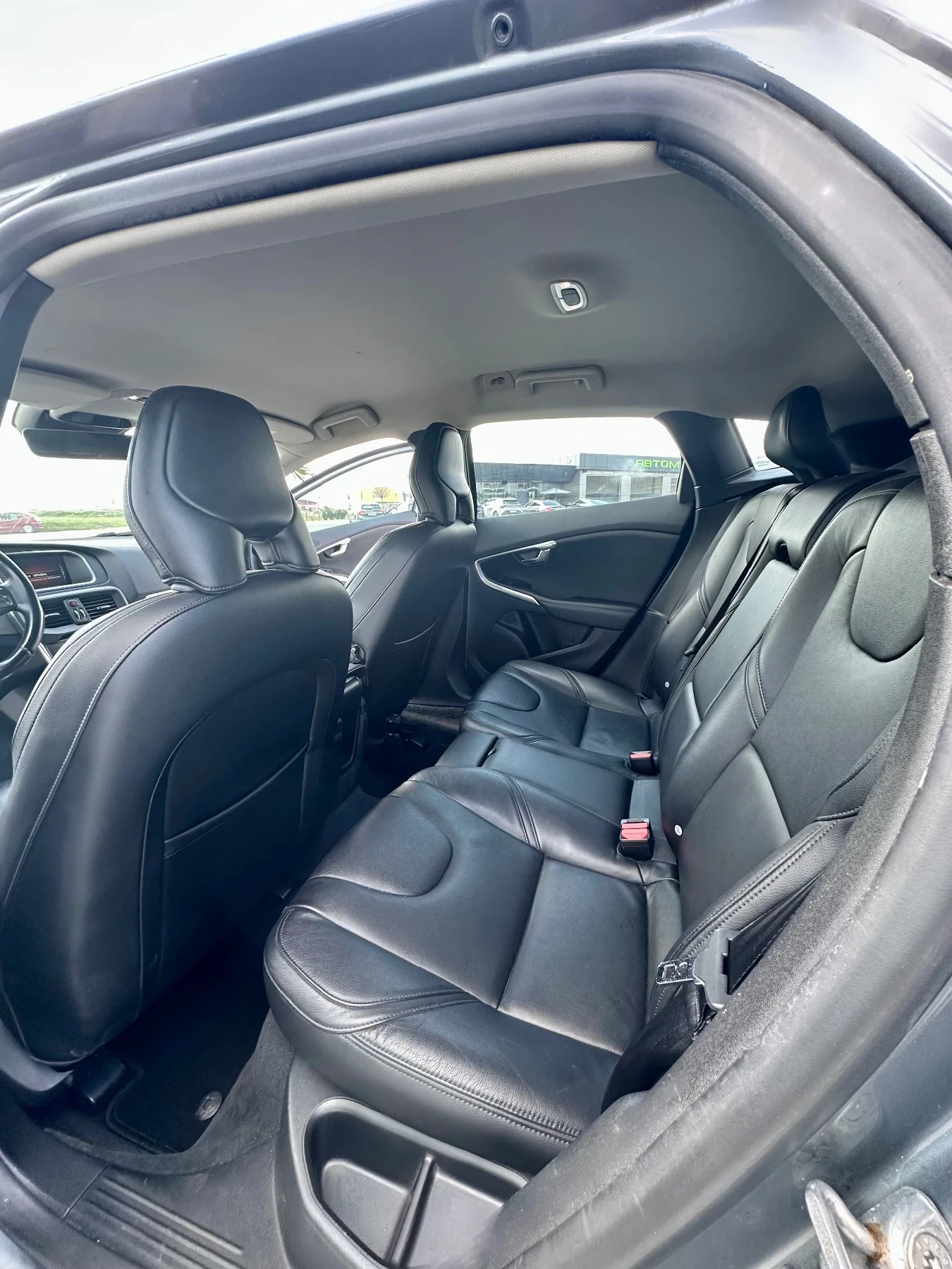 Volvo V40, снимка 10 - Автомобили и джипове - 54103165