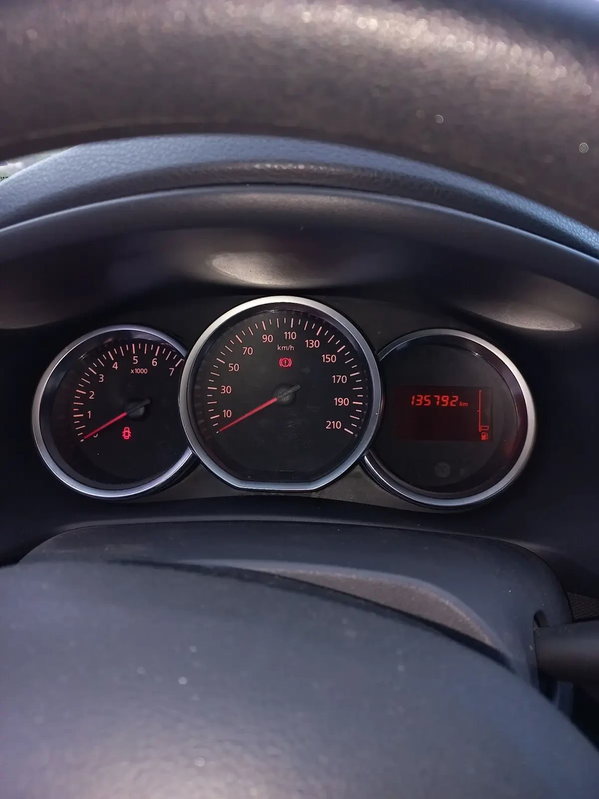 Dacia Sandero 1.5dci, снимка 13 - Автомобили и джипове - 54179843