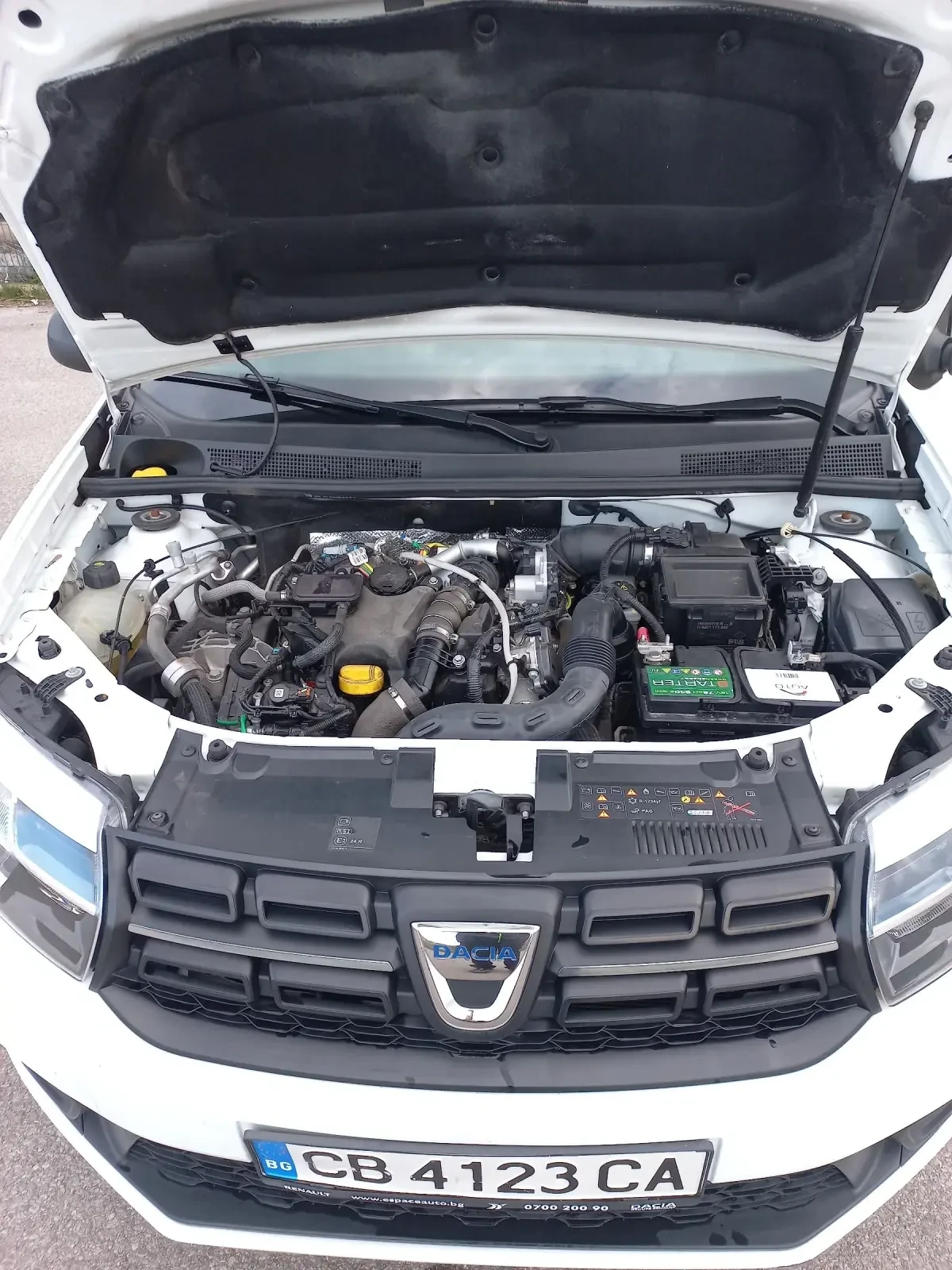 Dacia Sandero 1.5dci, снимка 14 - Автомобили и джипове - 54179843