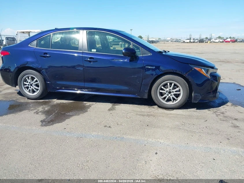 Toyota Corolla 1.8l Hybrid Le, снимка 13 - Автомобили и джипове - 54568900