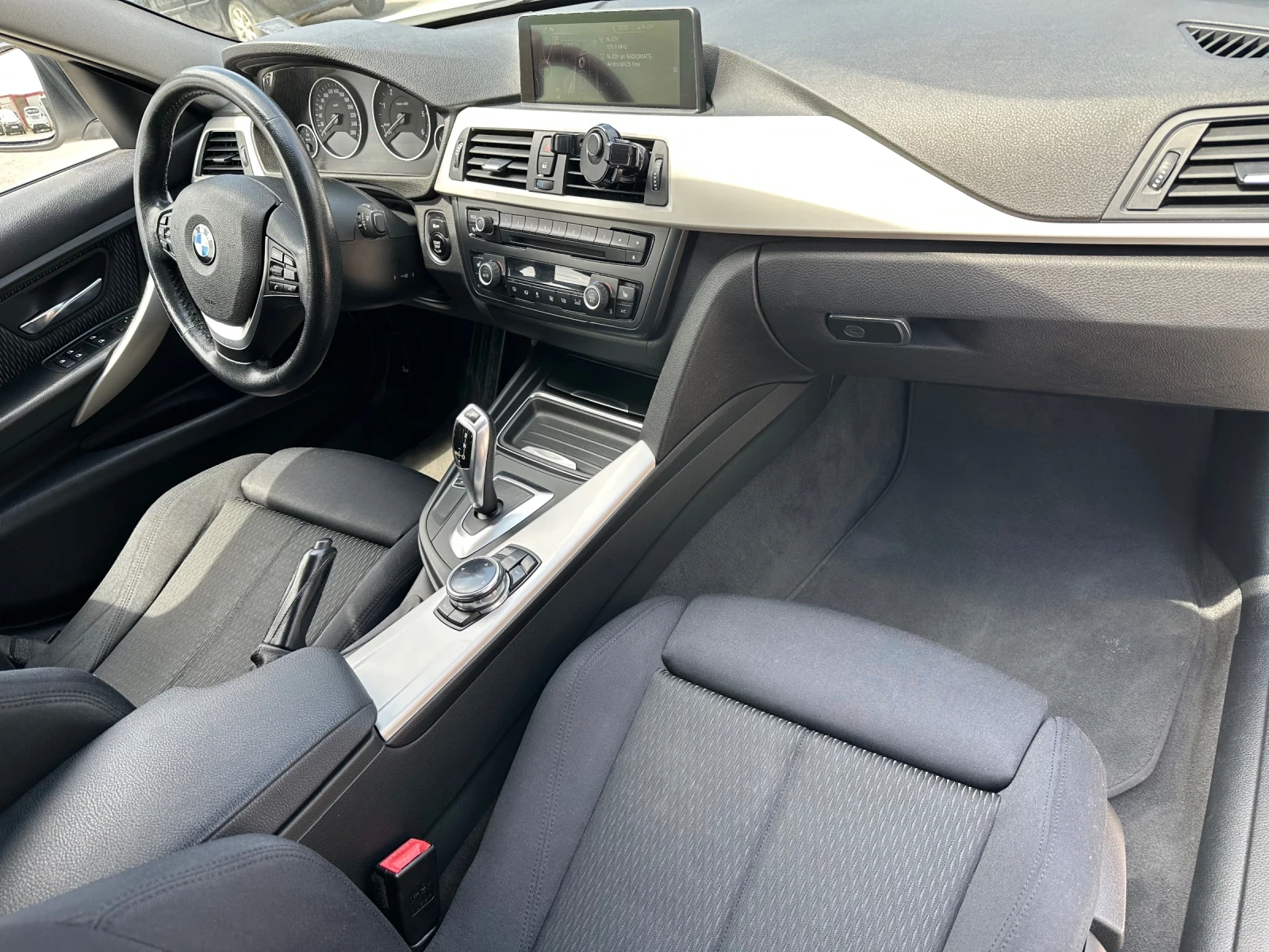 BMW 320 F31 xDrive Automatic, снимка 17 - Автомобили и джипове - 55181123