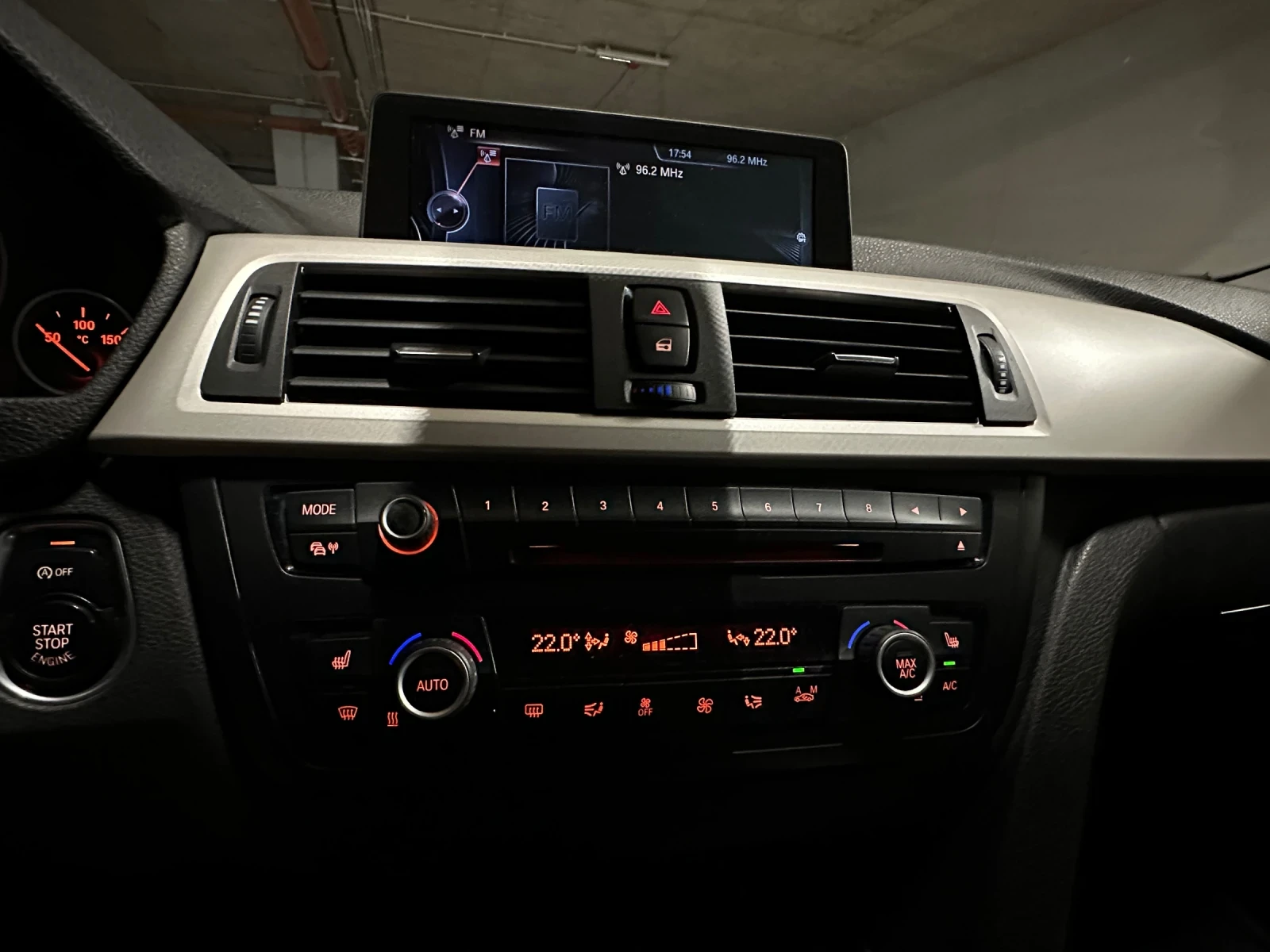 BMW 320 BMW F31 320d xDrive Automatic, снимка 13 - Автомобили и джипове - 55125670