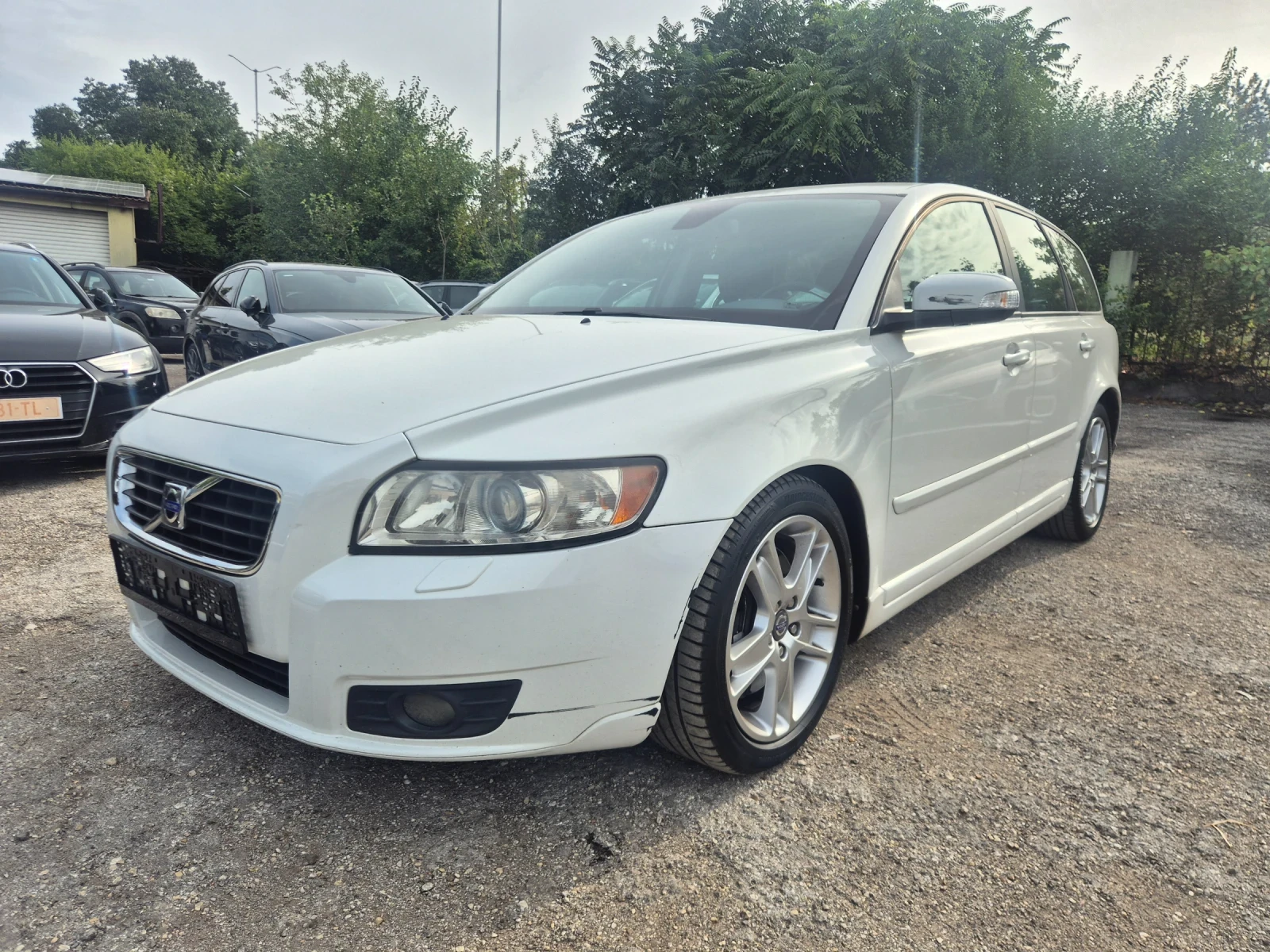 Volvo V50 2.0D* Facelift* КОЖА* АВТОМАТ* ПОДГРЕВ, снимка 2 - Автомобили и джипове - 56232095