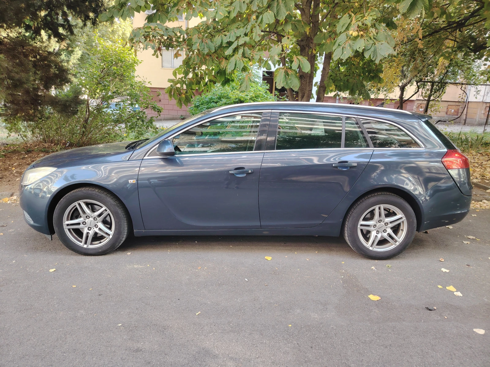 Opel Insignia, снимка 3 - Автомобили и джипове - 56657522