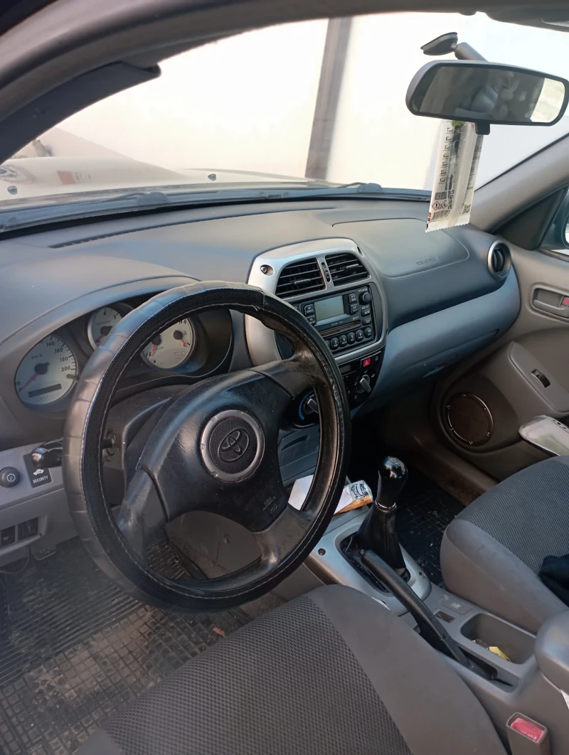 Toyota Rav4, снимка 4 - Автомобили и джипове - 48476259