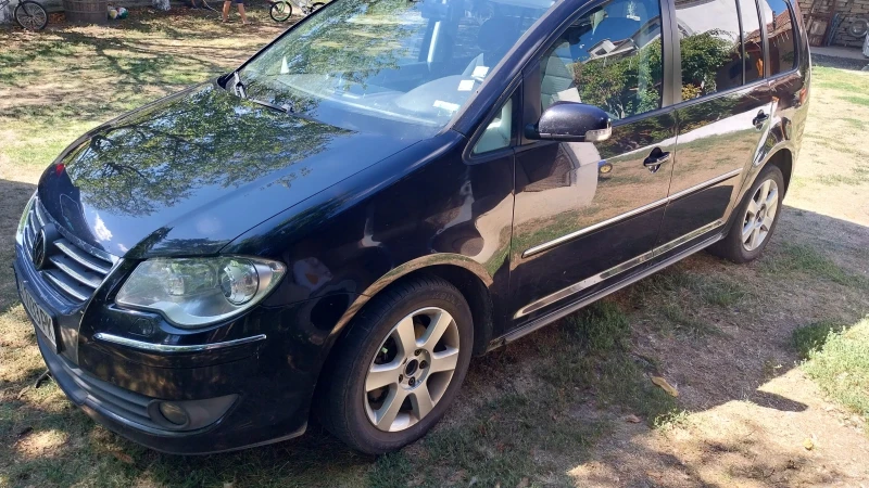 VW Touran, снимка 2 - Автомобили и джипове - 51800339