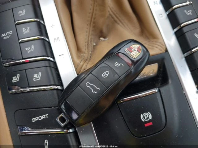 Porsche Macan Turbo | Цена с всичко до България, снимка 13 - Автомобили и джипове - 54330315