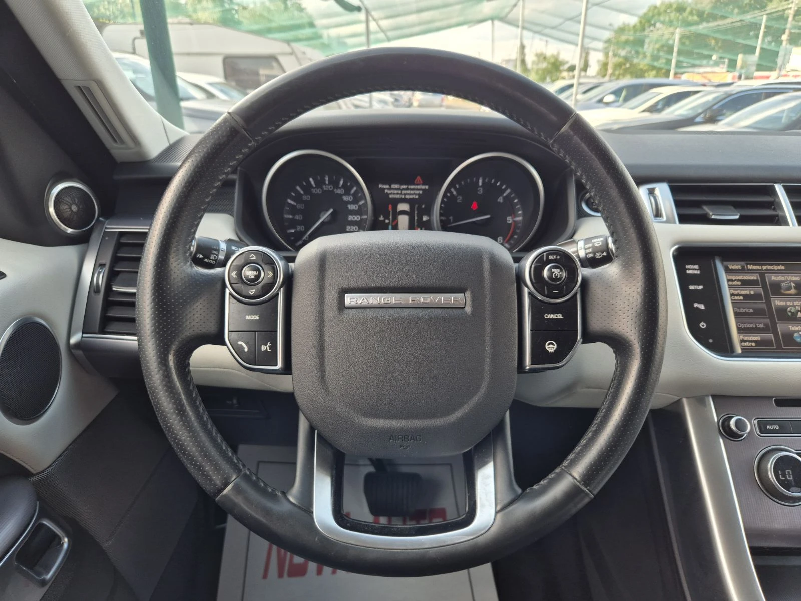 Land Rover Range Rover Sport 3.0D-258кс-HSE-ПЕРФЕКТНА - изображение 9