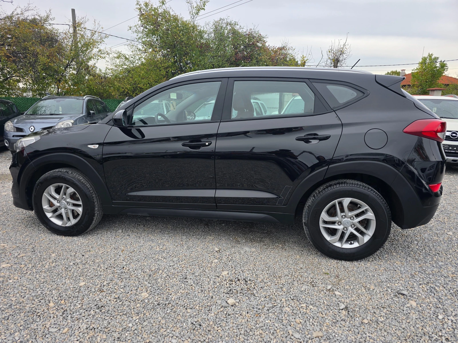 Hyundai Tucson 1.7GRDI-ЕВРО 6В-6СКОРОСТИ - изображение 3