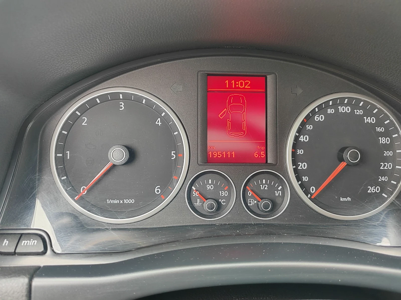 VW Tiguan 2.0, 140.. 44 | Mobile.bg   13