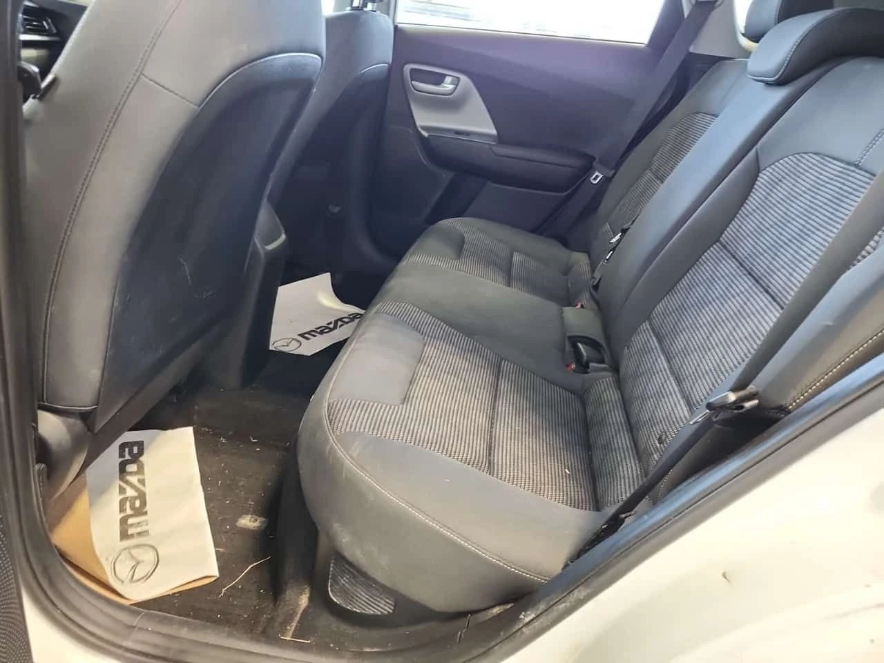 Kia Niro L  CARFAX, снимка 12 - Автомобили и джипове - 53715325