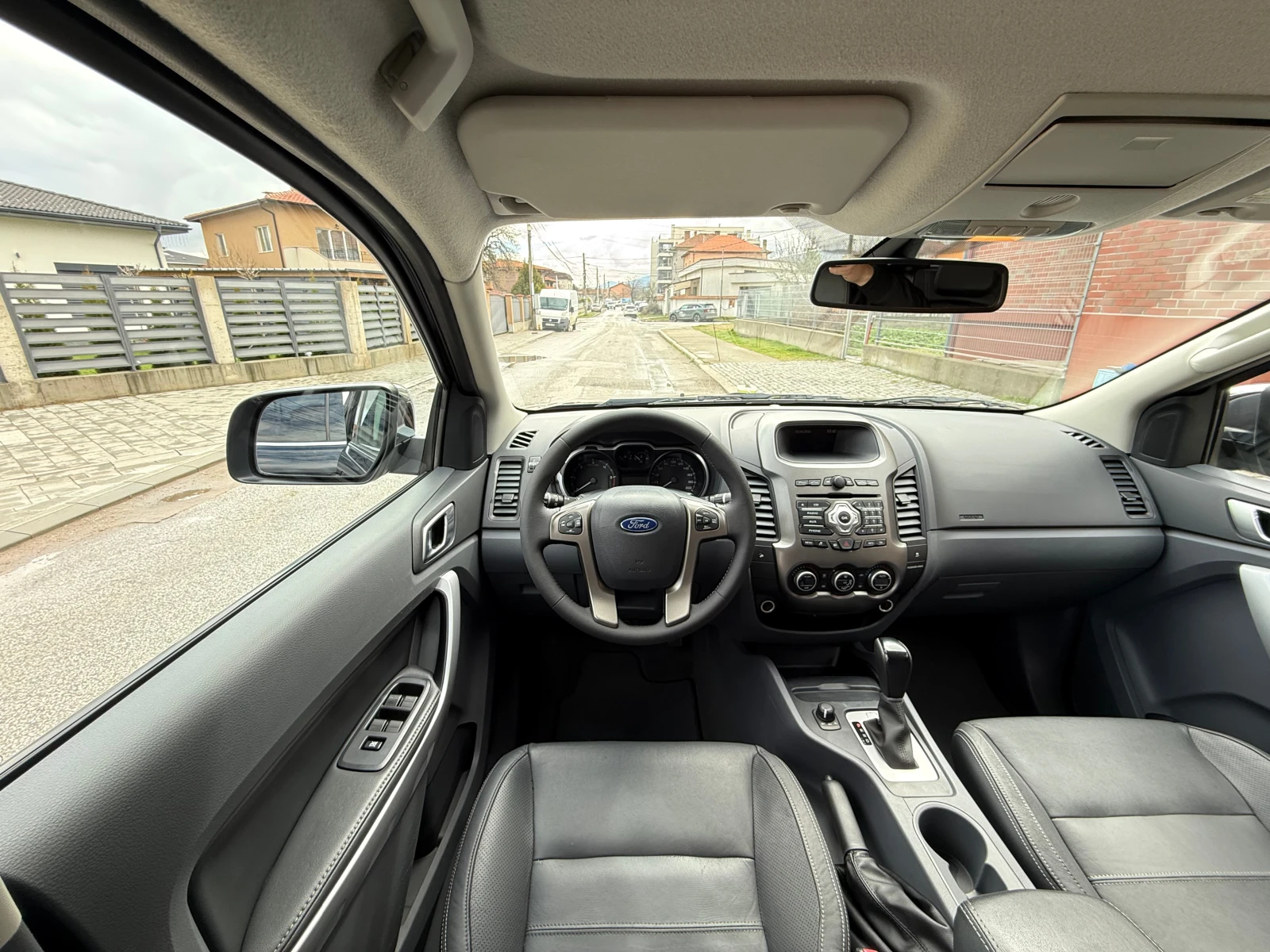 Ford Ranger DOUBLE CABINA-2.2D-AVTOMAT-4X4-ШВЕЙЦАРИЯ, снимка 10 - Автомобили и джипове - 54076871