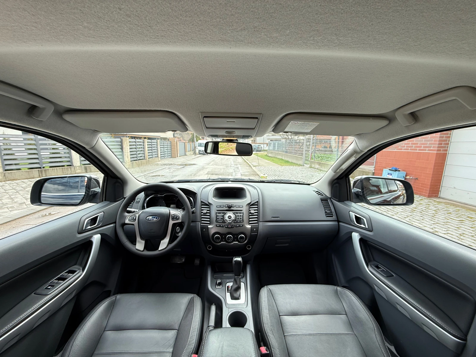 Ford Ranger DOUBLE CABINA-2.2D-AVTOMAT-4X4-ШВЕЙЦАРИЯ, снимка 11 - Автомобили и джипове - 54076871