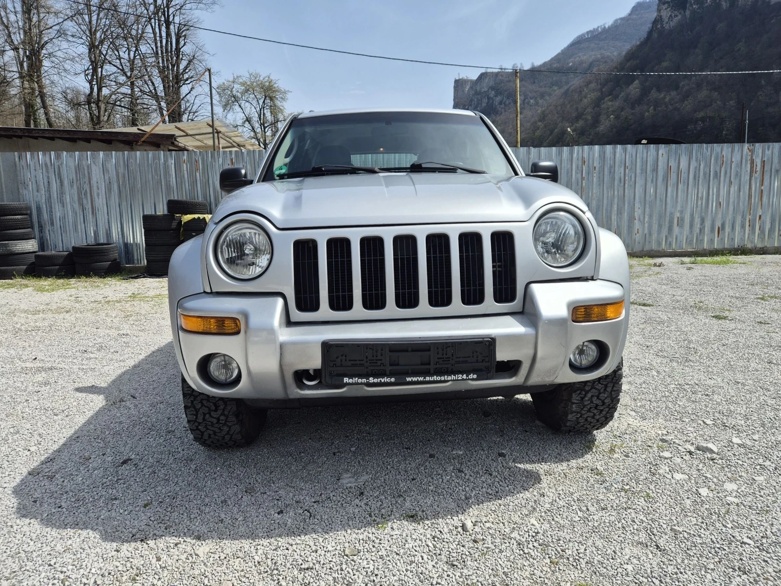 Jeep Cherokee 3.7 Бензин