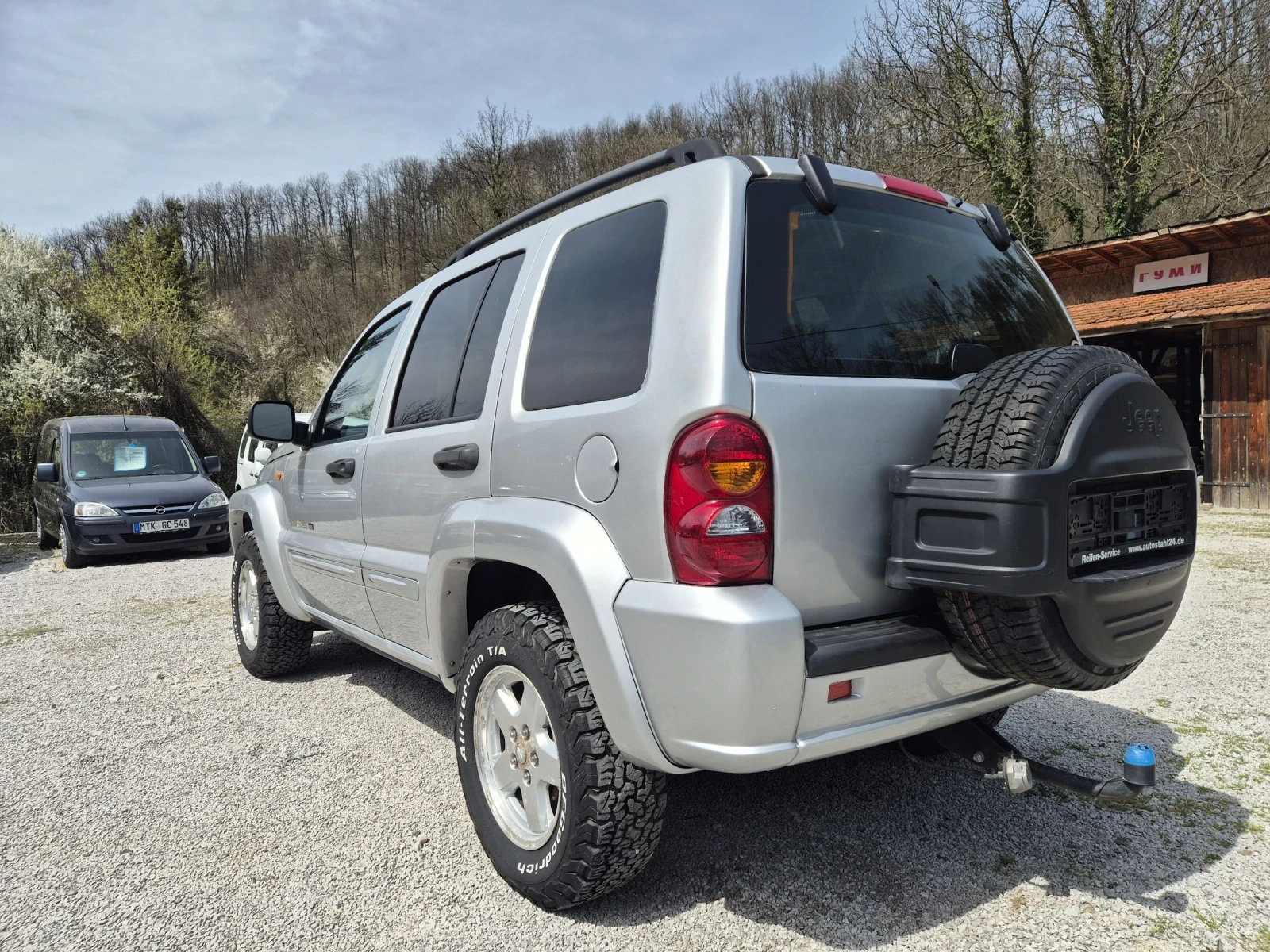 Jeep Cherokee 3.7 Бензин, снимка 6 - Автомобили и джипове - 54180787