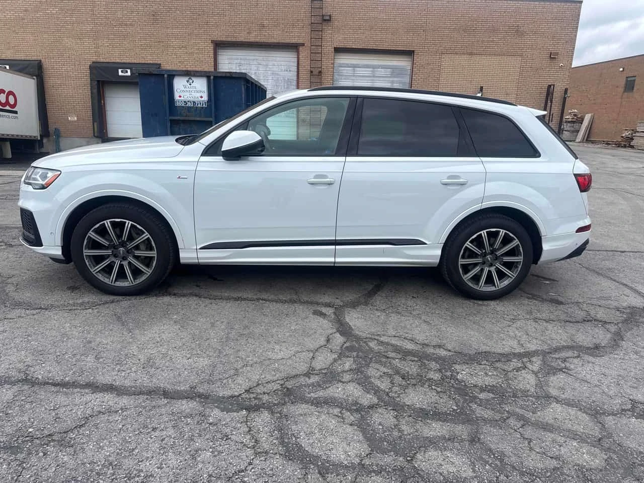 Audi Q7 * Progressiv * 7 МЕСТЕН* ДИСТРОНИК * 360 * ОБДУХВА, снимка 2 - Автомобили и джипове - 54562029