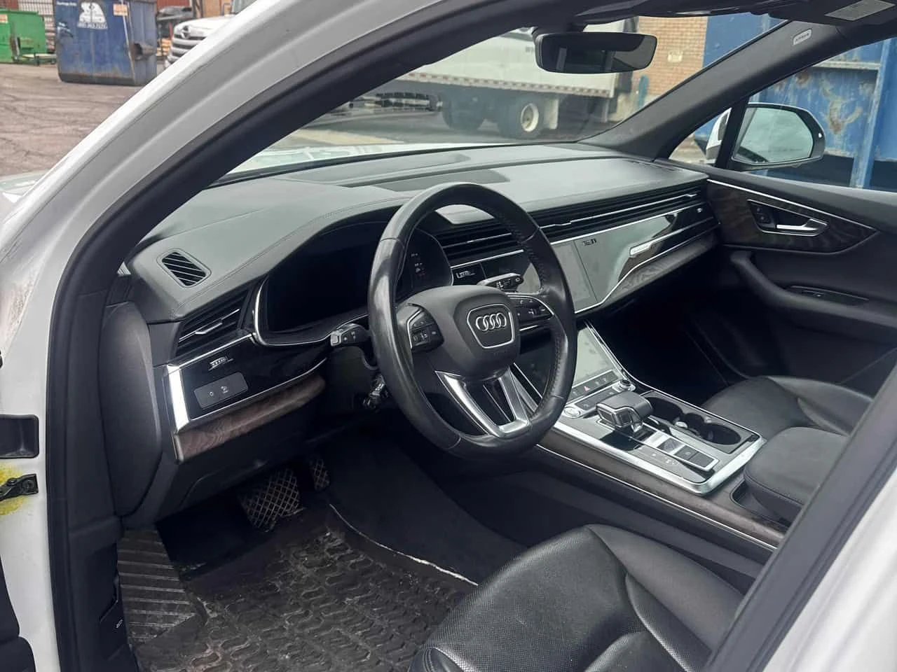Audi Q7 * Progressiv * 7 МЕСТЕН* ДИСТРОНИК * 360 * ОБДУХВА, снимка 5 - Автомобили и джипове - 54562029