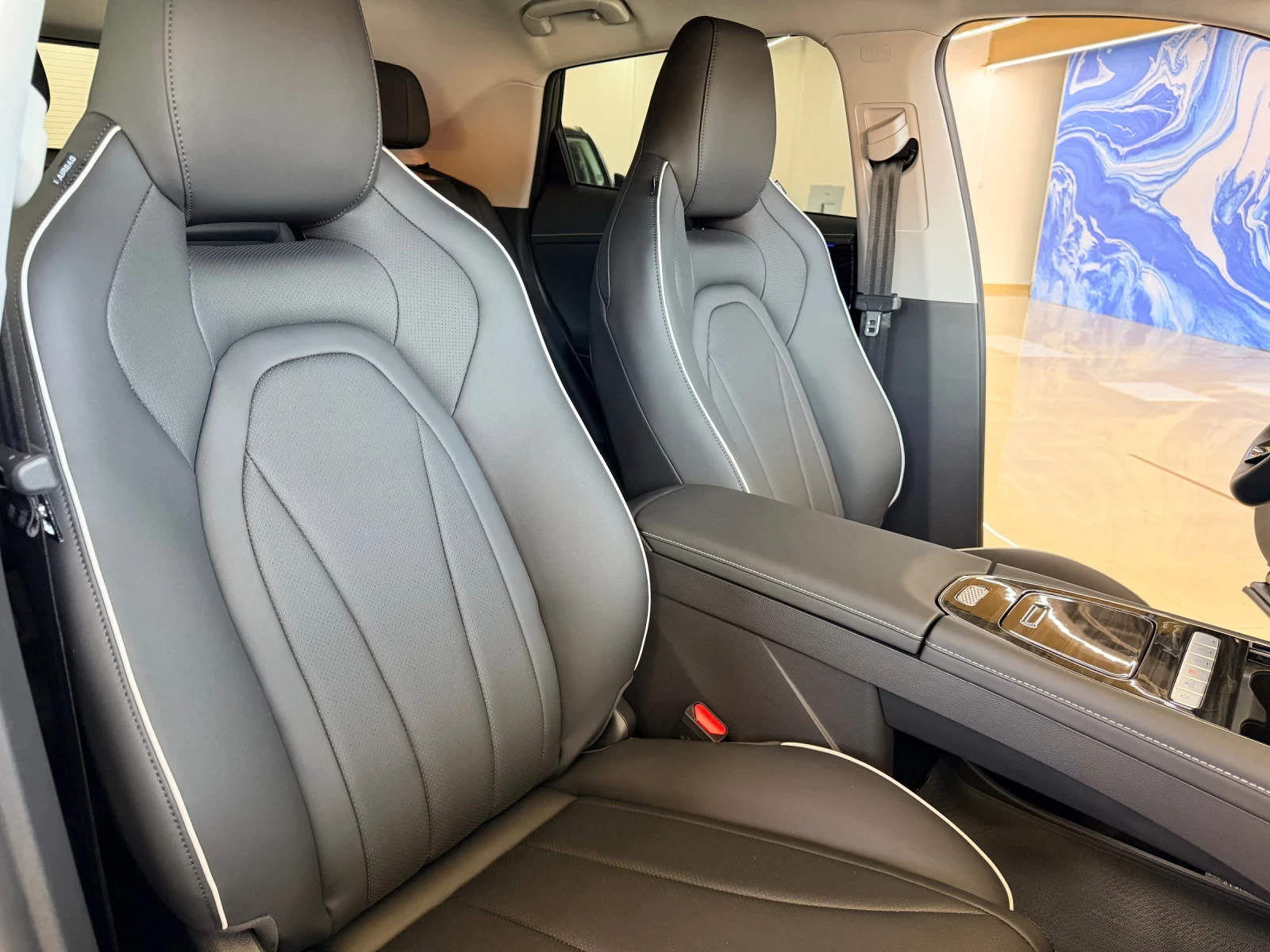 Omoda 5 1.6 TGDI бензин 145кс., снимка 13 - Автомобили и джипове - 54691377