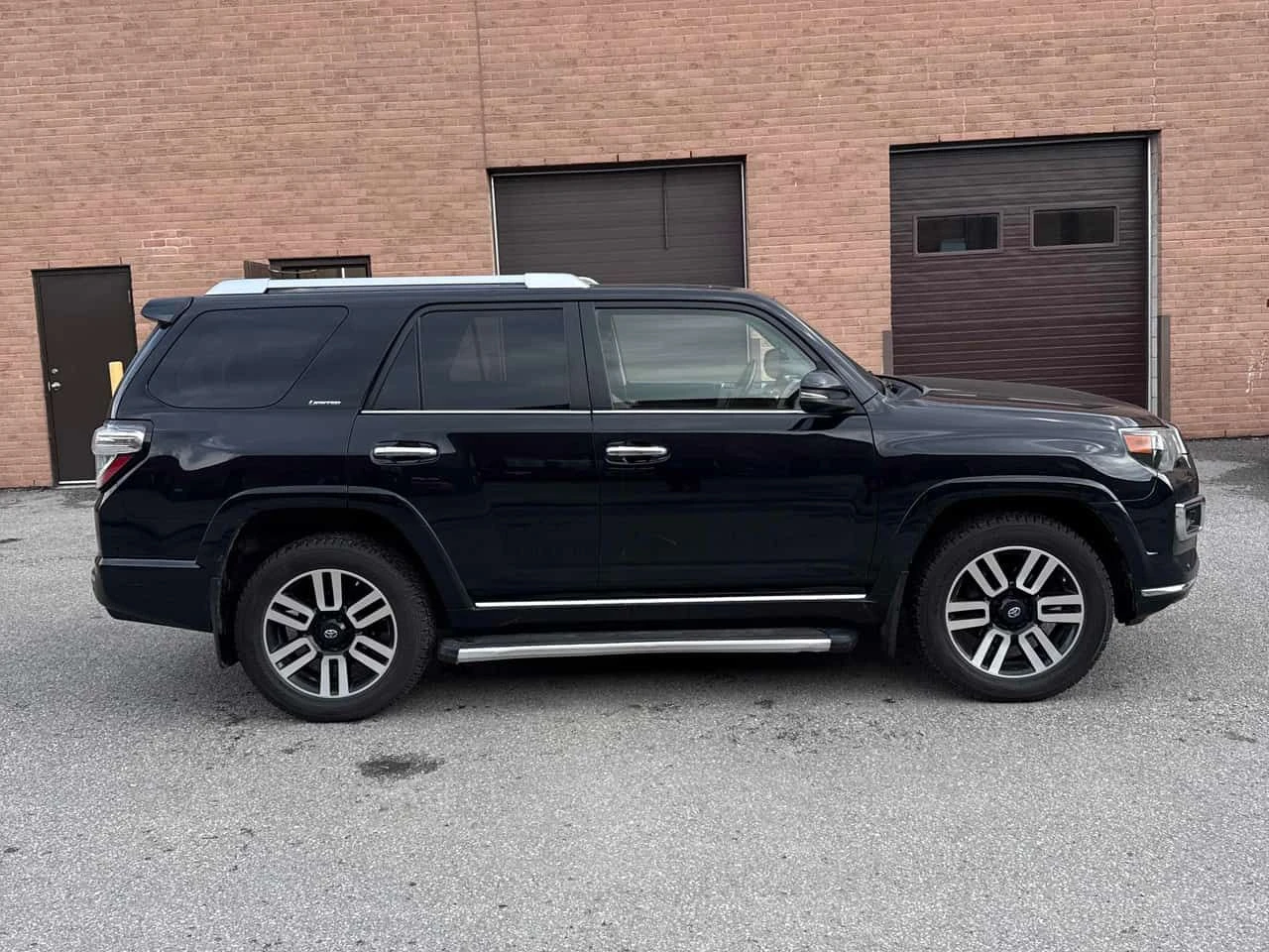 Toyota 4runner * SR5 * АВТОКРЕДИТ БЕЗ ПЪРВОНАЧАЛНА ВНОСКА* , снимка 3 - Автомобили и джипове - 55157809