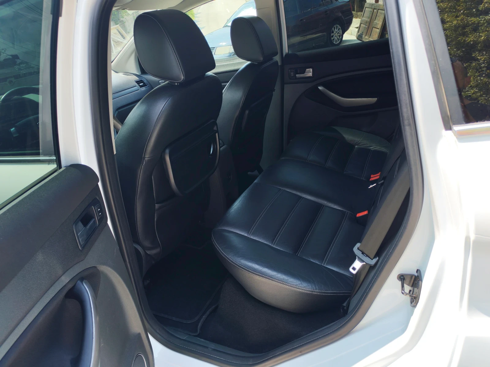 Ford Kuga, снимка 9 - Автомобили и джипове - 55350815