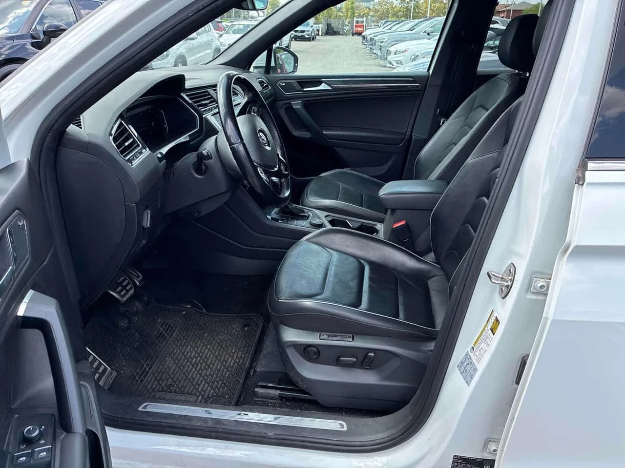 VW Tiguan R LINE/Highline/CARFAX/ПОДГРЕВ/КЛИП/ПАНОРАМА, снимка 6 - Автомобили и джипове - 55748518