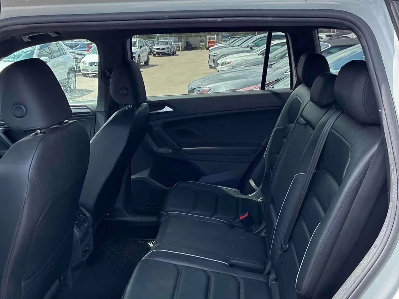 VW Tiguan R LINE/Highline/CARFAX/ПОДГРЕВ/КЛИП/ПАНОРАМА, снимка 12 - Автомобили и джипове - 55748518