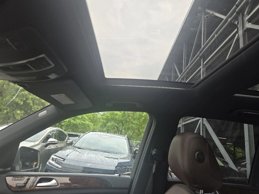 Mercedes-Benz ML 350 * BlueTEC * АВТОКРЕДИТ  БЕЗ ПЪРВОНАЧАЛНА  ВНОСКА* , снимка 13 - Автомобили и джипове - 56056825